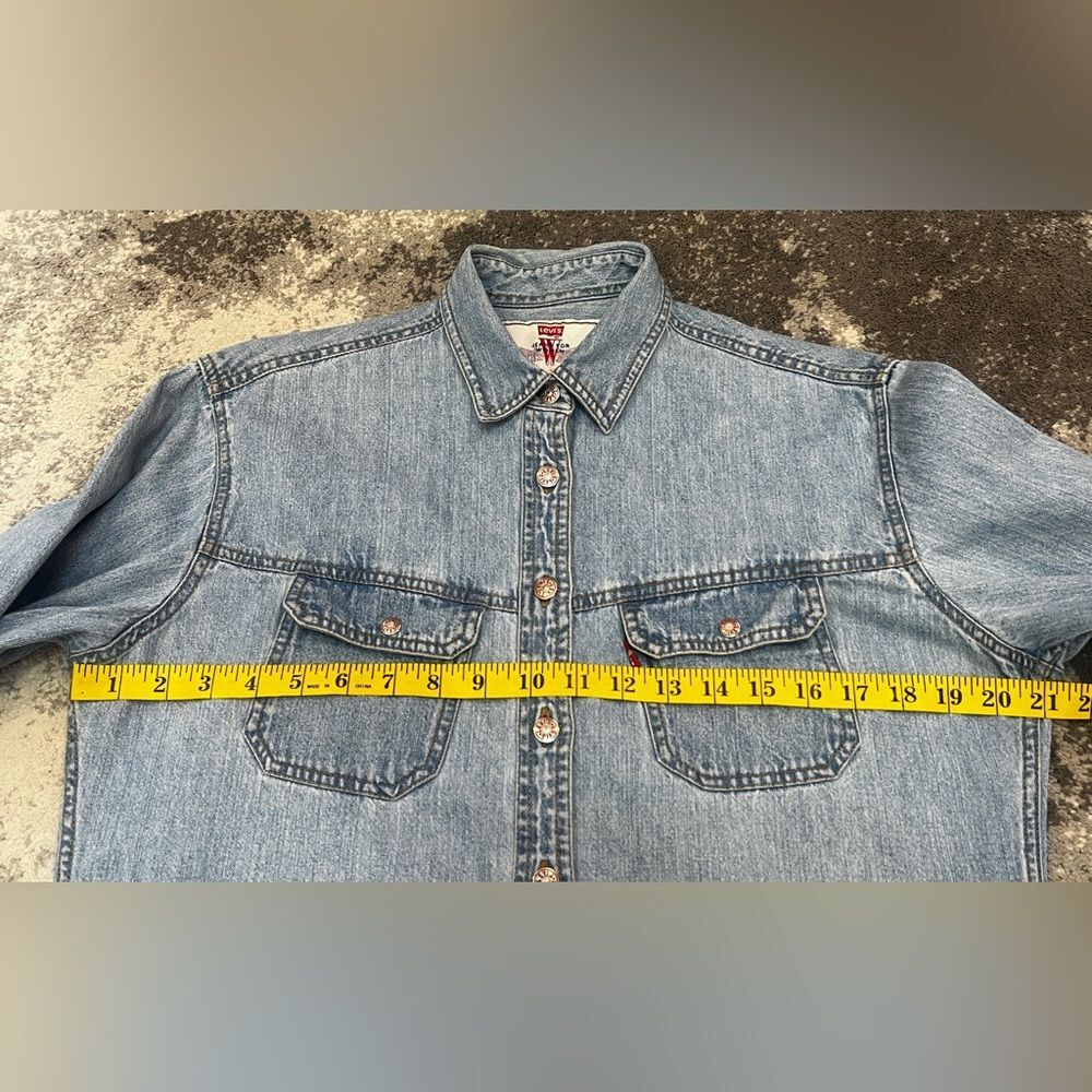 Vintage Levi's women's denim Western shirt Size M Metal Buttons Logo - Picture 5 of 8